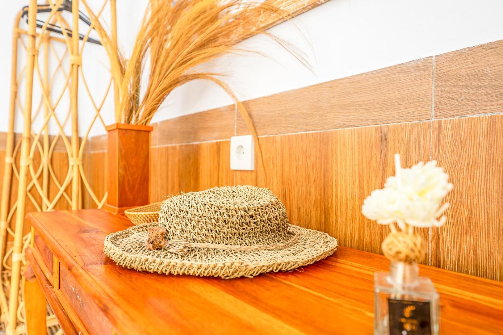 Pantai Guesthouse Canggu Exterior photo